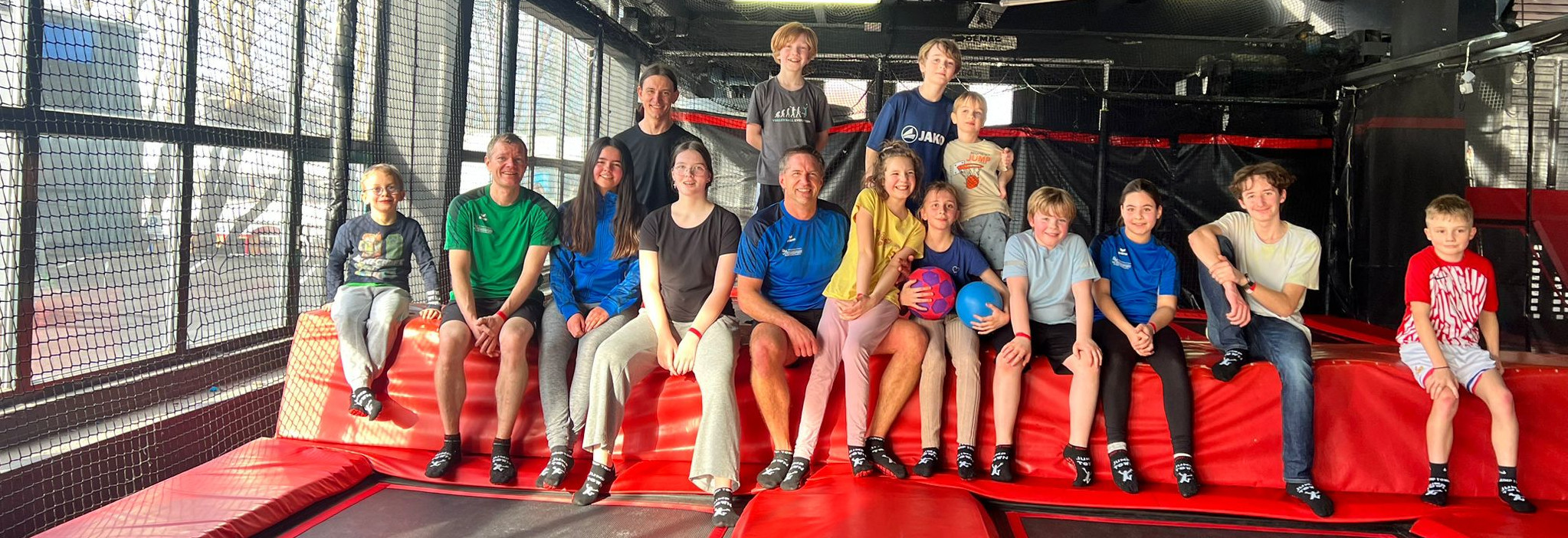 Spaß statt Enttäuschung - Als Trost für die ausgefallene Neujahrsfeier haben wir immer ein Ersatzprogramm für die angemeldeten Karatekas Spaß statt Enttäuschung - Als Trost für die ausgefallene Neujahrsfeier haben wir immer ein Ersatzprogramm für die angemeldeten Karatekas