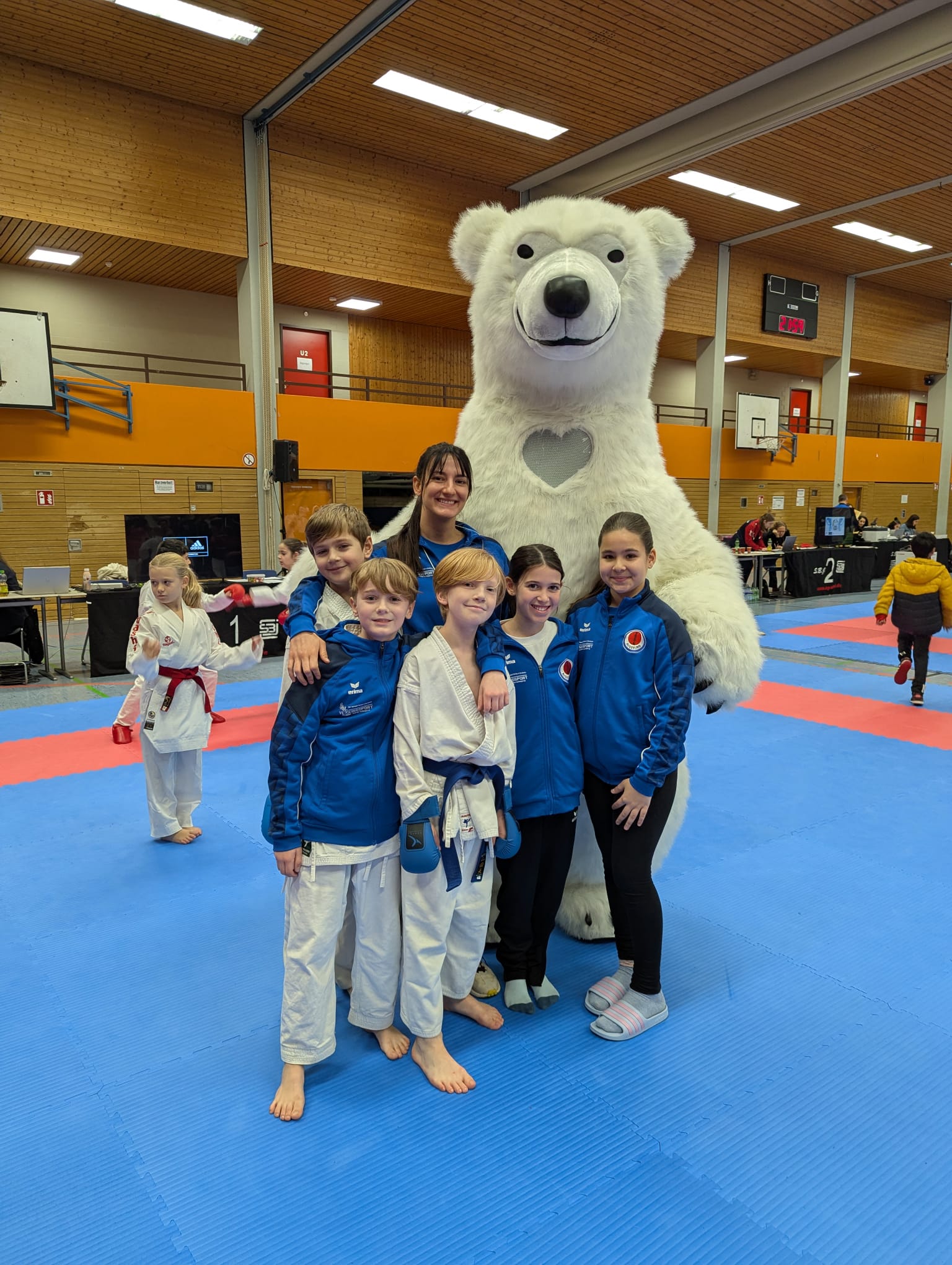 KATA- und KUMITE-Athleten des Polizei Sport Verein Augsburg e.V. bei den Schwaben Open 2025 KATA- und KUMITE-Athleten des Polizei Sport Verein Augsburg e.V. bei den Schwaben Open 2025